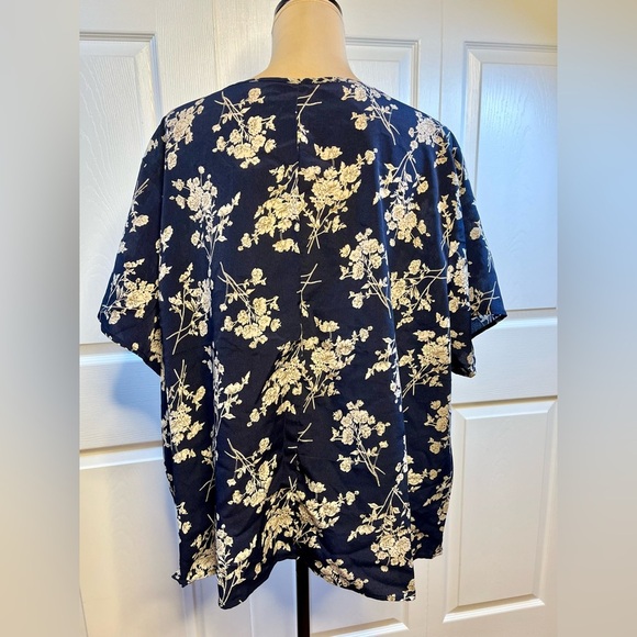 SHEIN Floral Print Navy Top , 4X - Picture 4 of 7